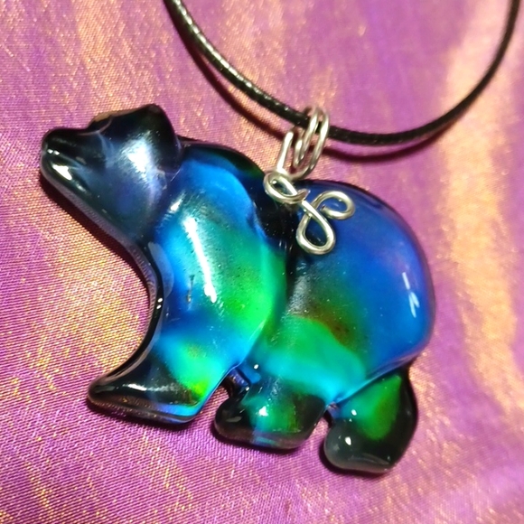 Mood bear polar pendant handmade color changing temperature sensitive rainbow - Picture 3 of 5
